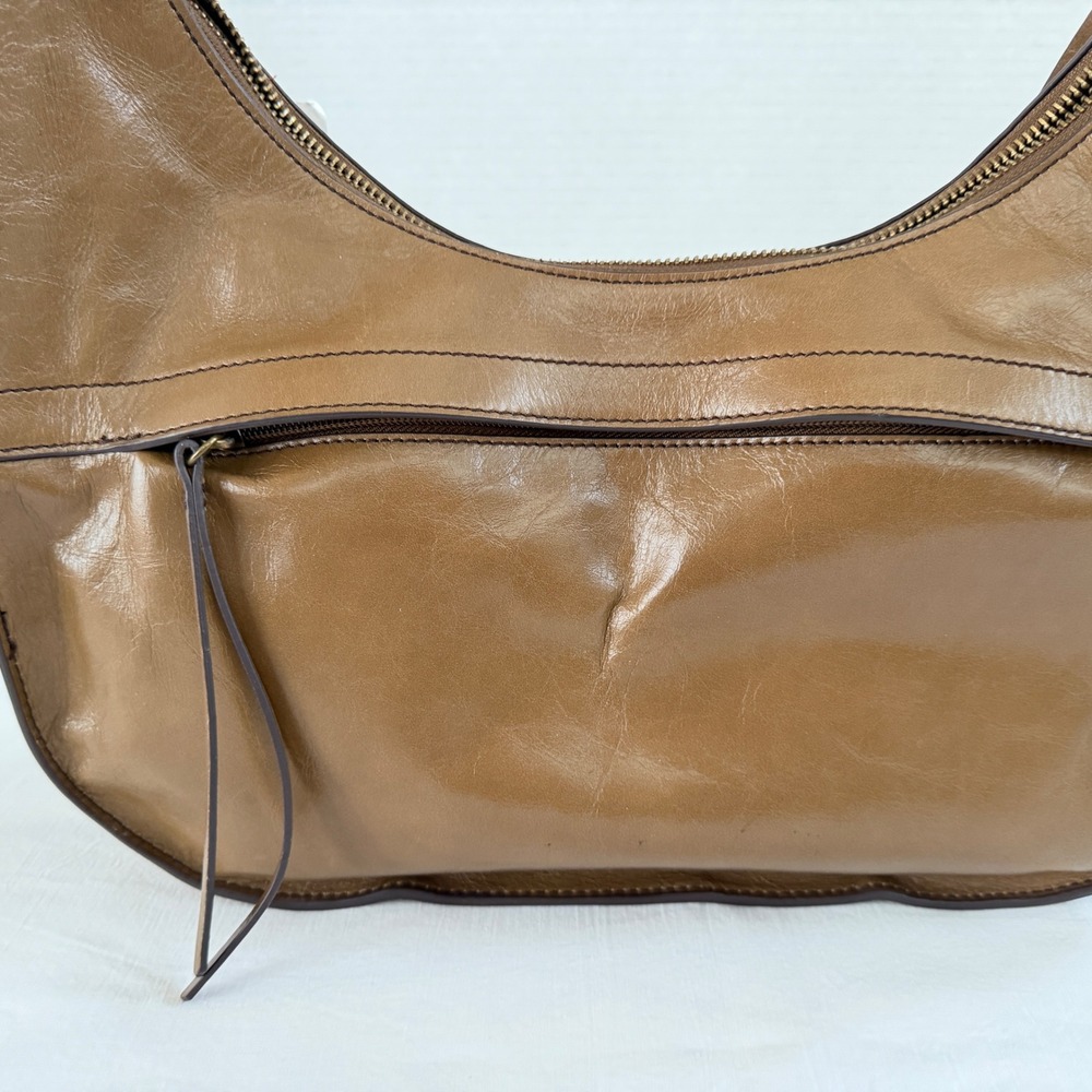 HOBO Int'l PREVAIL Shoulder Bag Mink NWT Crescent-Shaped Zip Top - Picture 4 of 11